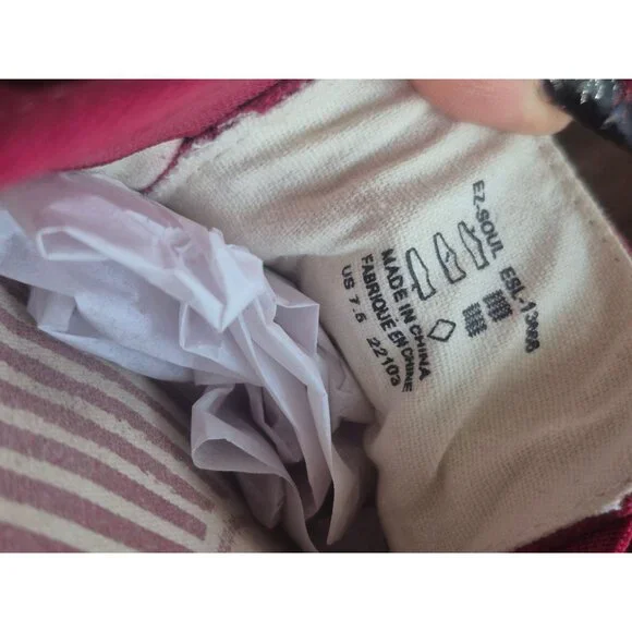 Taos Womens EZ Soul Red Canvas Slip-On Sneakers US 7.5 - Picture 4 of 6